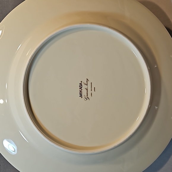 New Mikasa Grande Ivory Devonshire 12" Round Chop Plate Serving Platter L2825 - Picture 5 of 9
